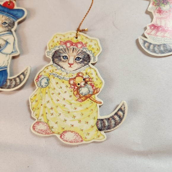 Kitty Cucumber Mini Mobile Christmas Ornament, 1991 - Picture 3 of 10